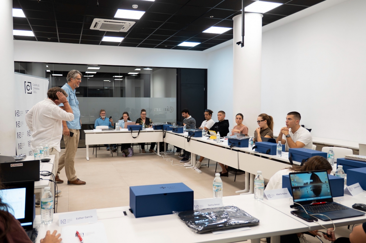 Campus Cámara CEU inicia su formación con 16 profesionales en el área de Marketing Digital potenciado por IA