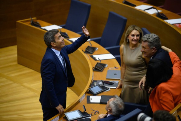 Mazón, en minoría pero más presidente