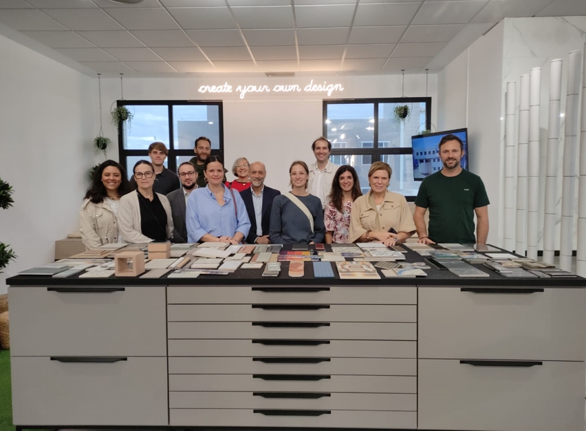 Arquitectos belgas visitan el sector cerámico de Castellón para conocer su potencial en construcción