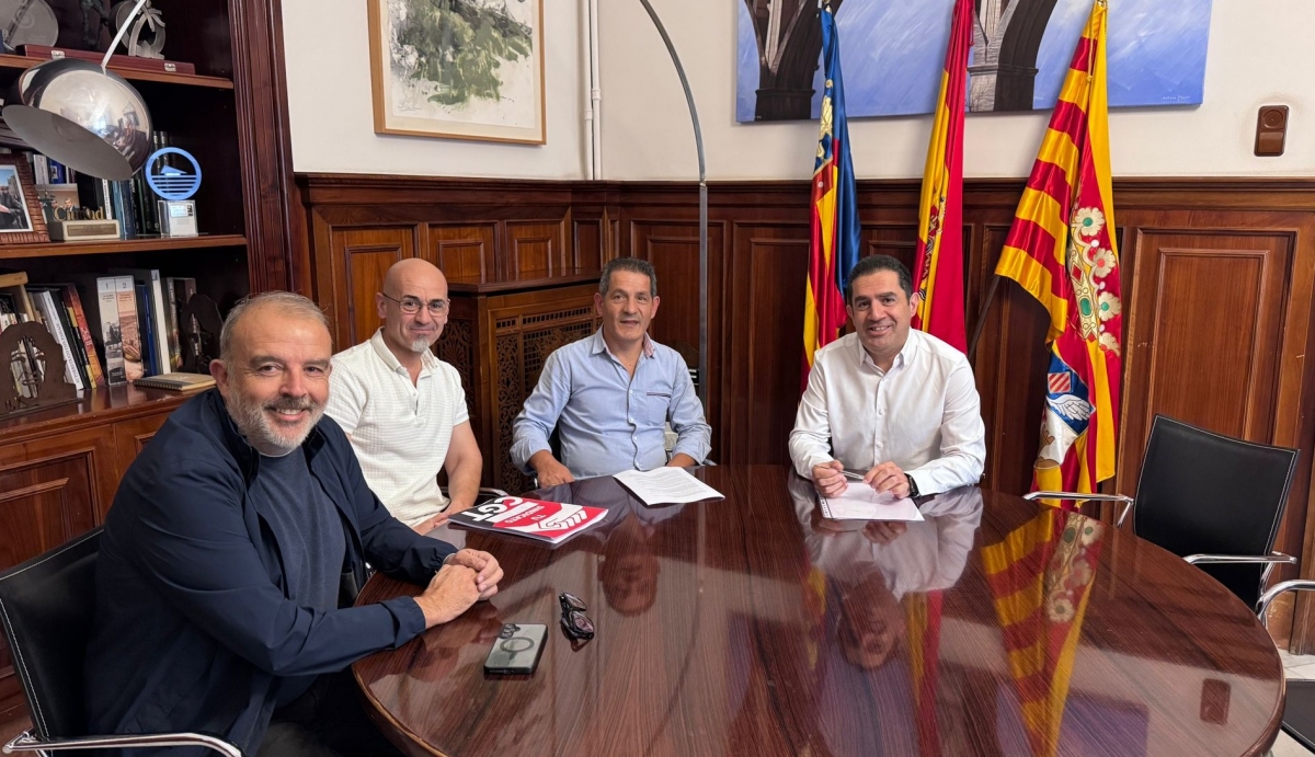 La situación de los trabajadores y el servicio de autobuses de La Alcoyana llegará a Les Corts de la mano del PSOE de Alcoy