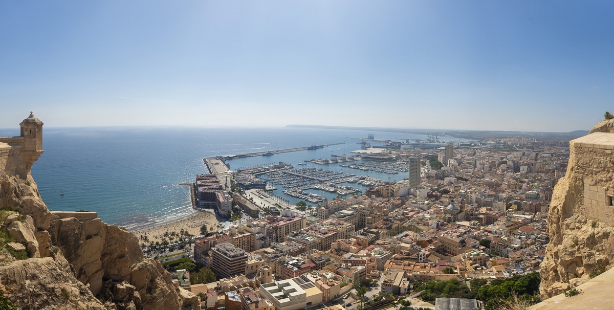Panorámica de la ciudad de Alicante. - 
