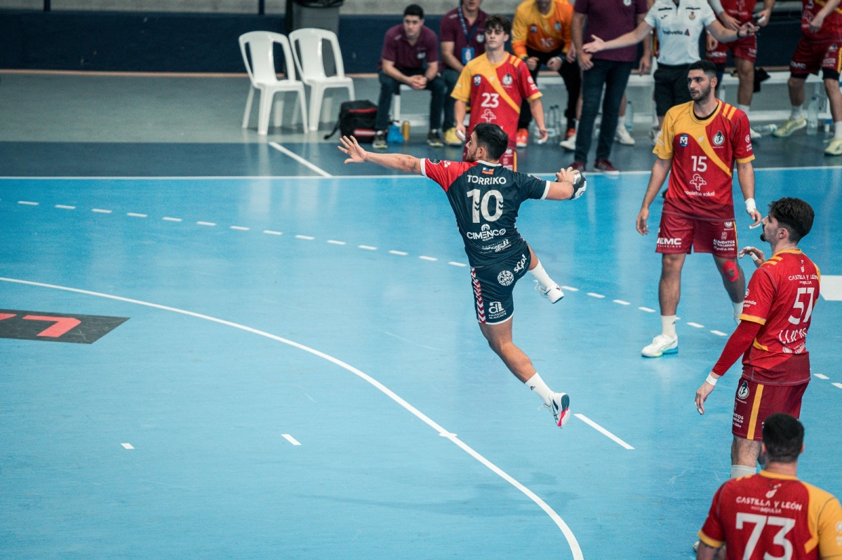 Ander Torriko anota el gol 450.000 de la Liga Asobal