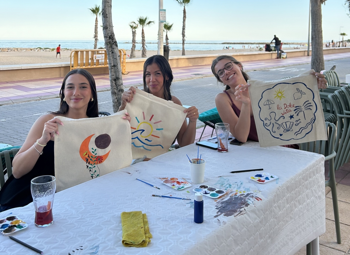 Taller de pintar totebags