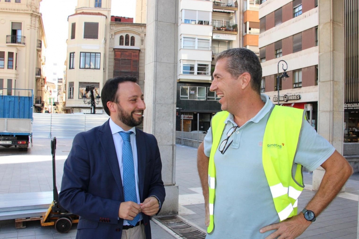 El concejal de Urbanismo, Sergio Toledo, en su visita al inicio de los trabajos este martes. - El concejal de Urbanismo, Sergio Toledo, en su visita al inicio de los trabajos este martes.