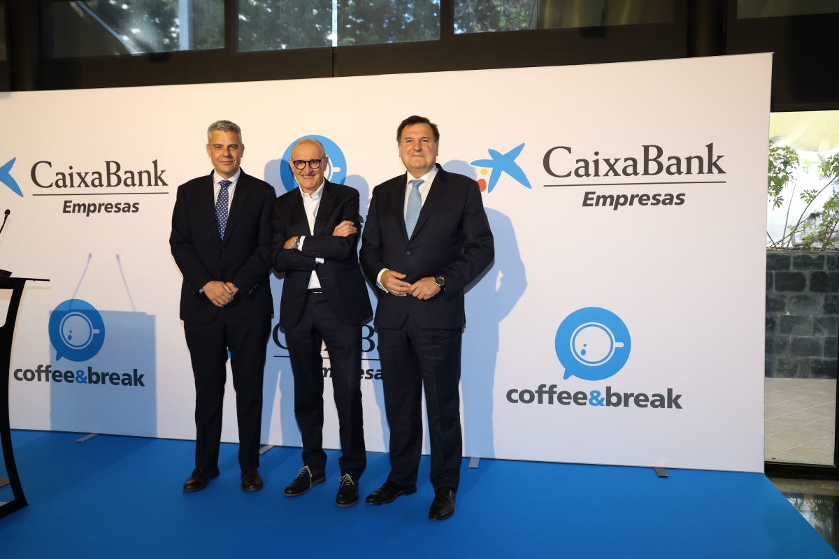 CaixaBank reúne a empresarios alicantinos para reflexionar sobre liderazgo y transformación empresarial con Xavier Marcet