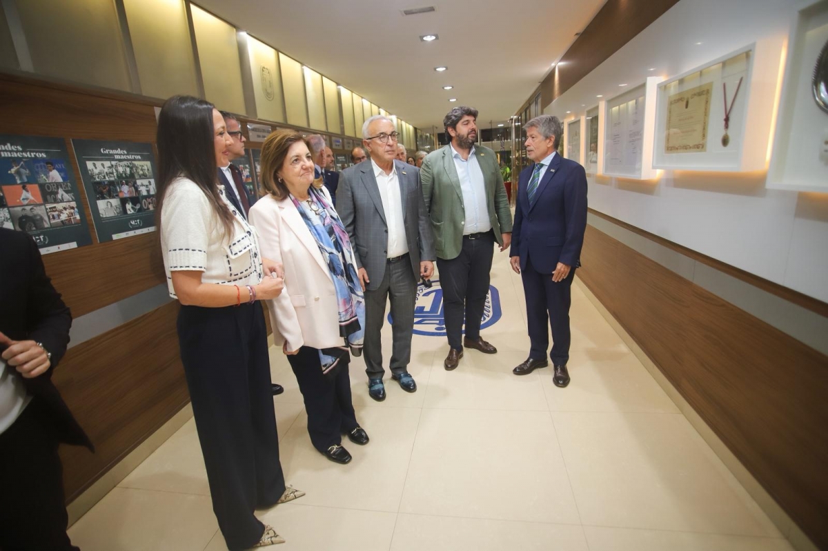 El Real Murcia CT 1919 entrega la Insignia de Oro a Fernando López Miras y a Alejandro Blanco