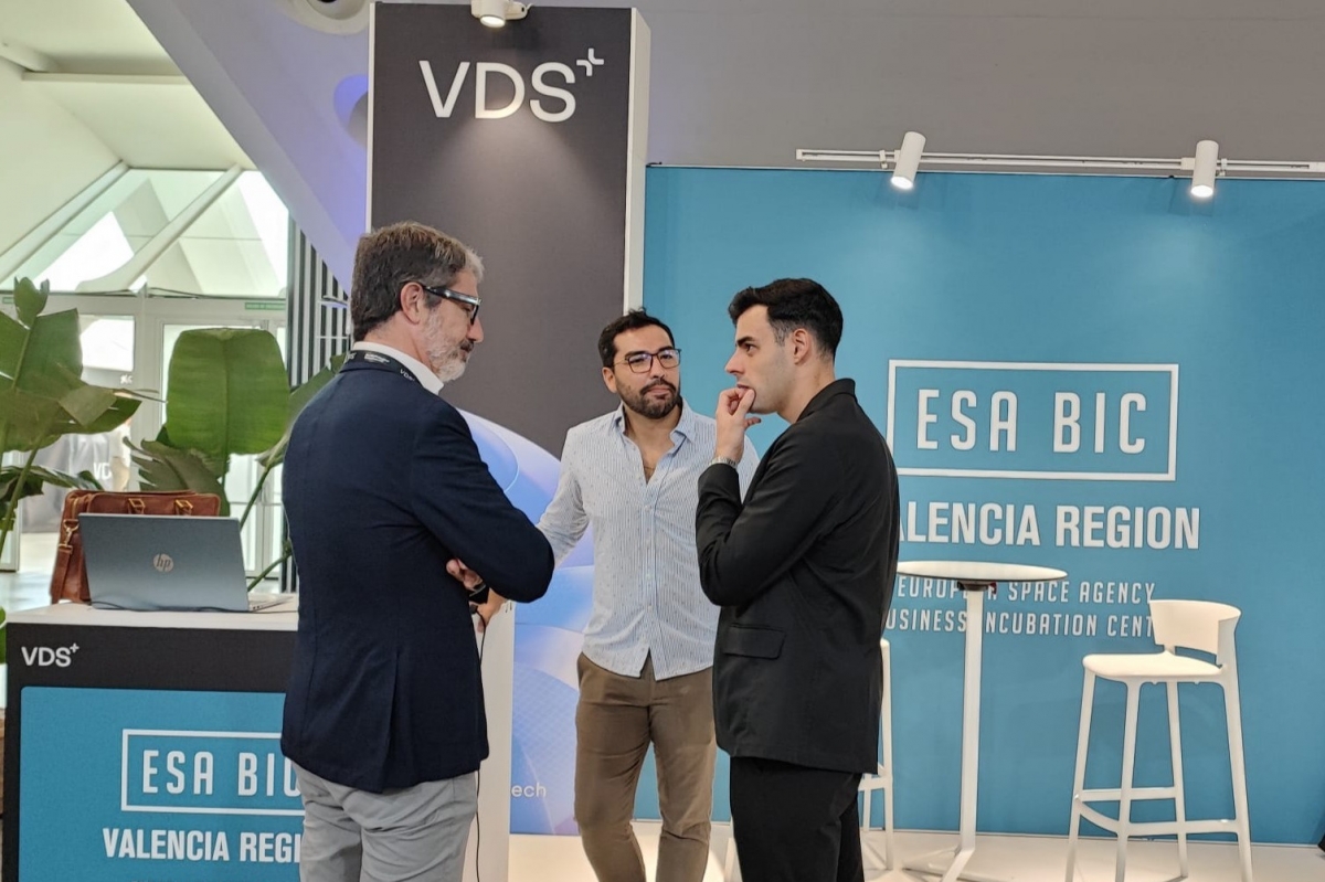 El aeropuerto de Castellón promociona en València la incubadora de la Agencia Espacial Europea