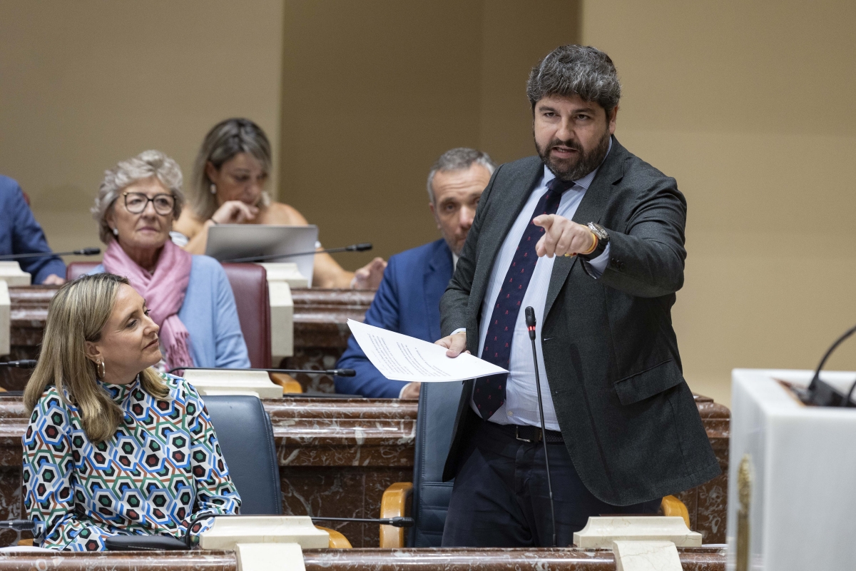 El presidente de la Comunidad, Fernando López Miras, en la sesión de control en la Asamblea Regional. - Foto: EFE / MARCIAL GUILLÉN