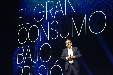 La patronal de la Distribución carga contra los políticos y les achaca la bajada de confianza de los consumidores 