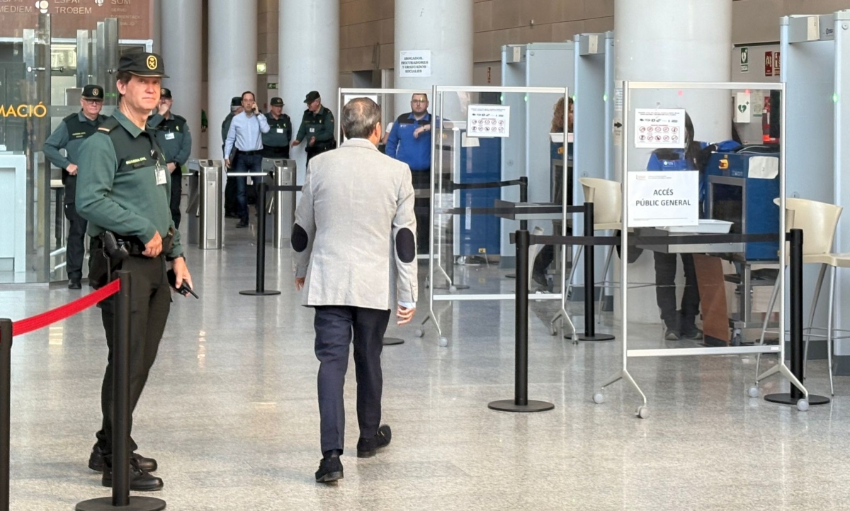 Marciano Gómez, conseller de Sanidad, entrando a declarar como testigo - 