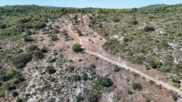 Alcoy finaliza dos actuaciones para la prevención de incendios forestales en el entorno de la Sierra Mariola
