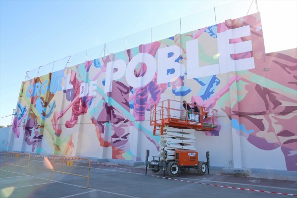 Catarroja homenajea la solidaridad de la Dana con un mural a gran escala del colectivo Unlogic y artistas locales