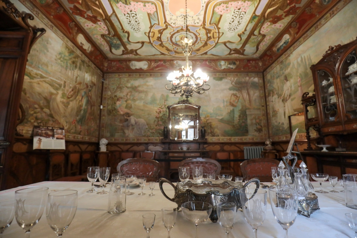 Los muebles originales de Antonia Navarro regresan a la Casa Museo Modernista de Novelda 