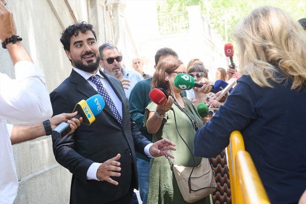 El Supremo pide a EEUU datos de Twitter por la causa contra 'Alvise' por difundir una PCR falsa de Illa