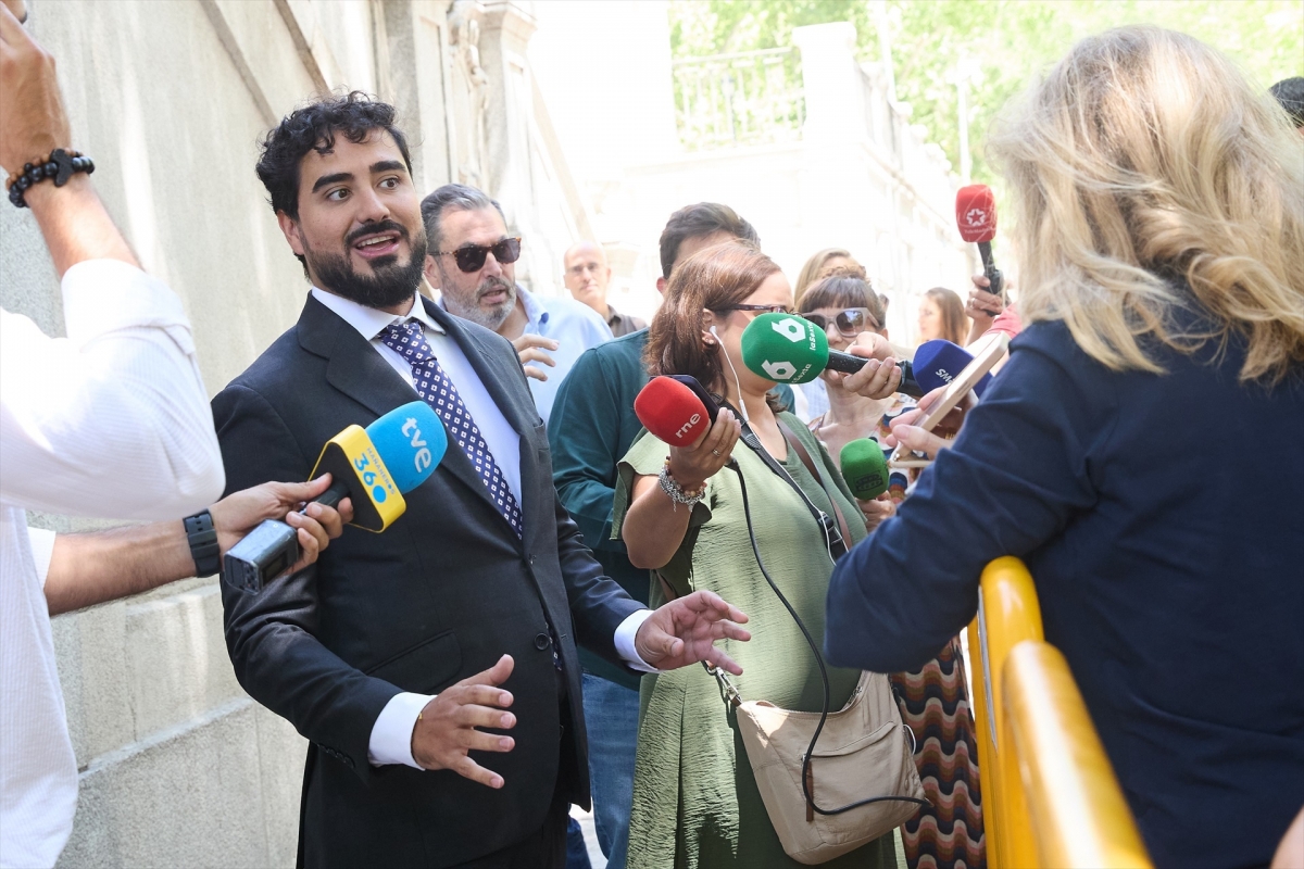 El Supremo pide a EEUU datos de Twitter por la causa contra 'Alvise' por difundir una PCR falsa de Illa