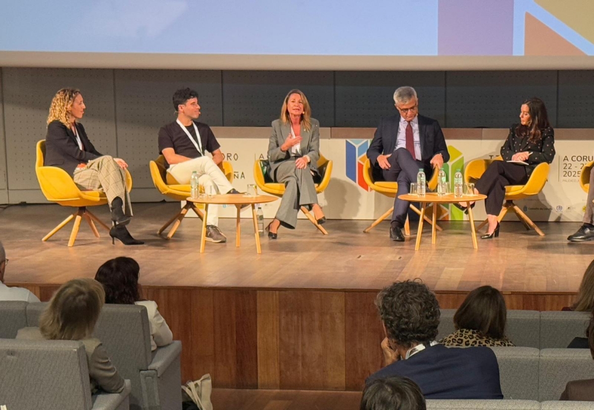 Del Plan Barrios a la construcción: Carrasco subraya en A Coruña los proyectos de Castelló en vivienda