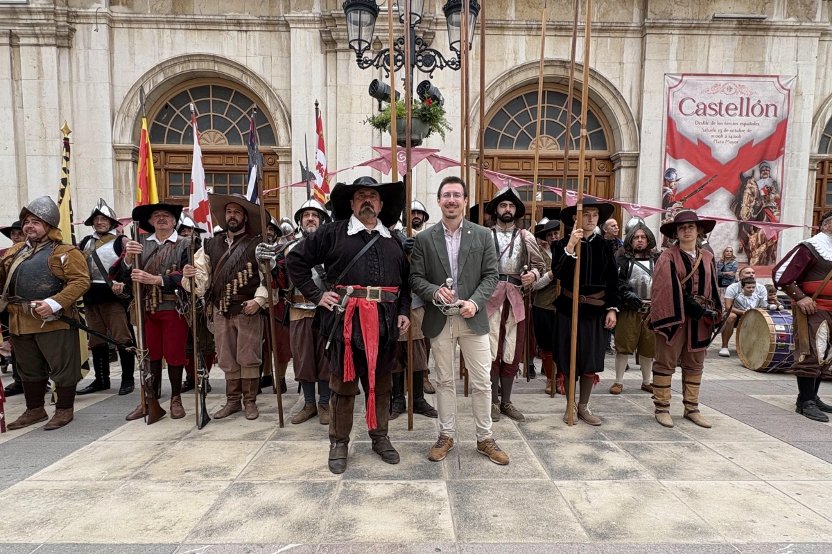 Castelló celebra la recreación histórica de los Tercios como atractivo para el comercio del centro