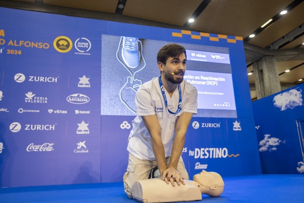 Vithas participa en la Expo 21K Feria Valencia con motivo del Medio Maratón Valencia Trinidad Alfonso Zurich