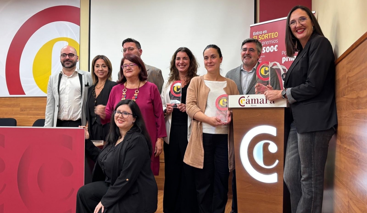 Guaita, Carnicería Vilaplana y Mail Boxes, premios de la Cámara de Alcoy en la 'Nit del Comerç'