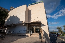 La Biblioteca Azorín 'celebra' el Día de las Bibliotecas sin noticias de su reforma y sin libros nuevos