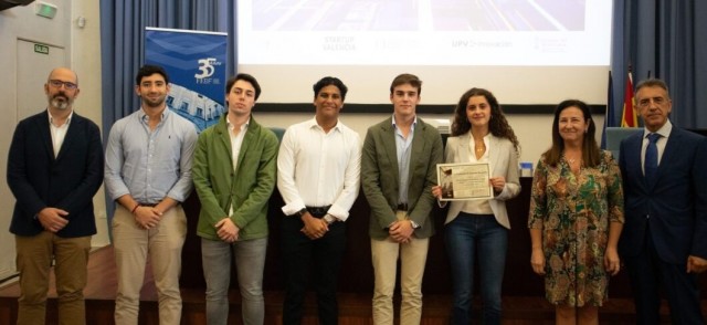 Un grupo de estudiantes de Dirección de Empresas de la CEU UCH ganan el II Challenge Fintech