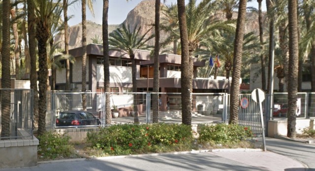 El PSOE exige una actuación urgente en la cocina del CEIP Josefina Manresa tras su cierre por riesgo de derrumbe