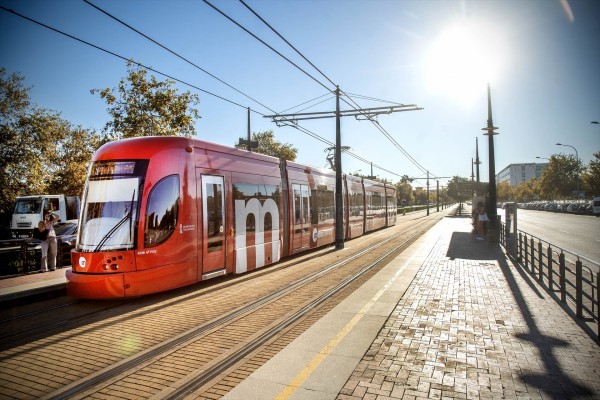 Metrovalencia facilita el acceso a la Medio Maratón y modifica el servicio del tranvía