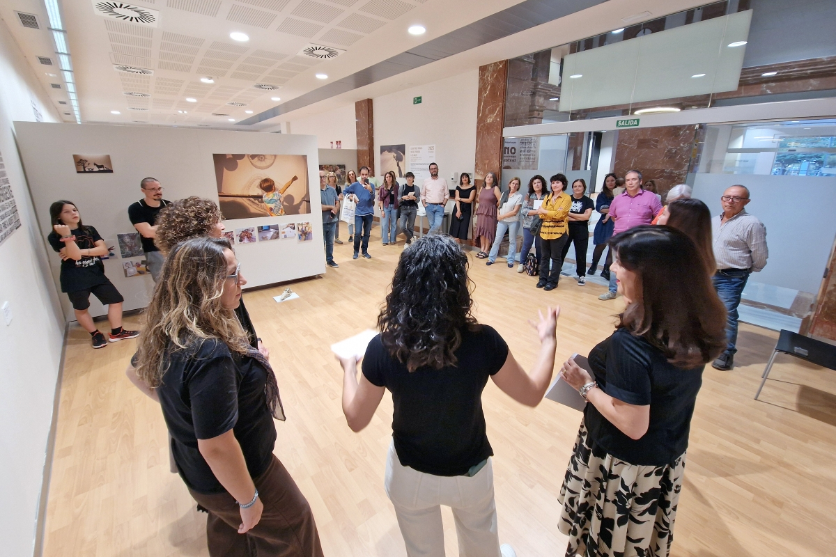 Una exposición de la UJI transforma en arte contemporáneo la multiliteracidad en las aulas