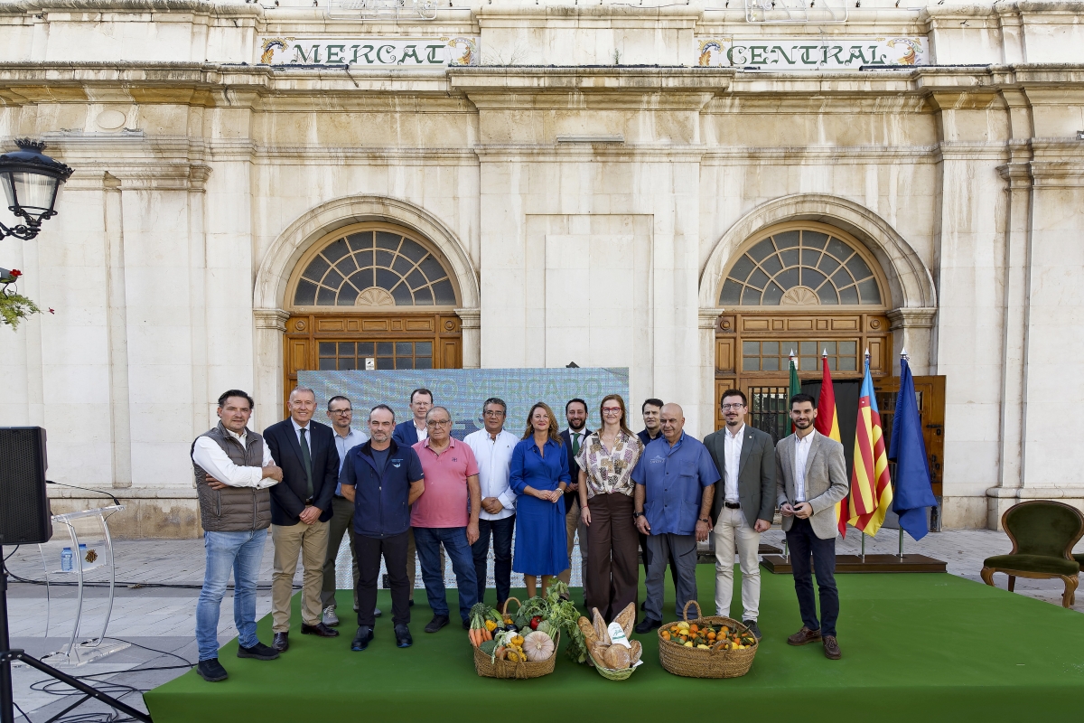 Las imágenes de la firma de la obra del Mercado Central