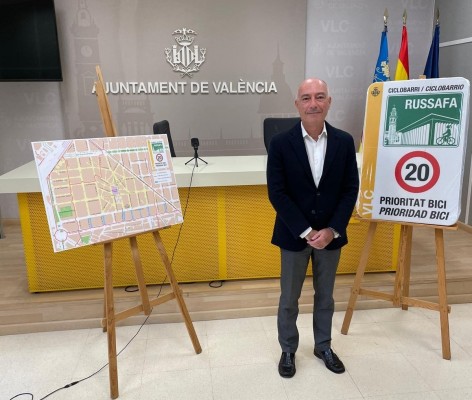 Movilidad impulsa en Russafa el primer ciclobarrio de València: prioridad de bicicleta y limitación a 20 km/h