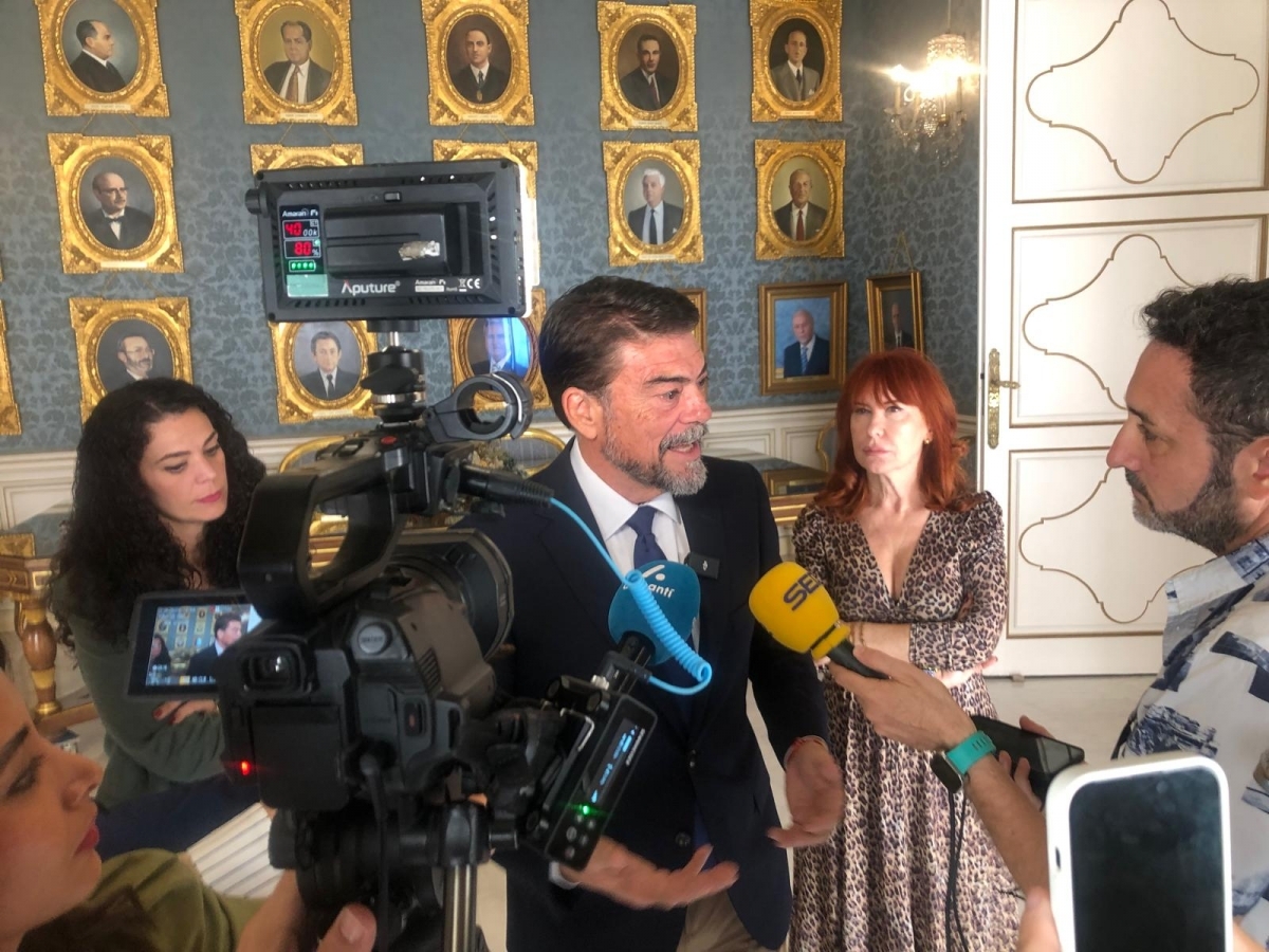 Barcala acusa al Gobierno de centrarse en la memoria histórica y olvidarse de invertir en Alicante