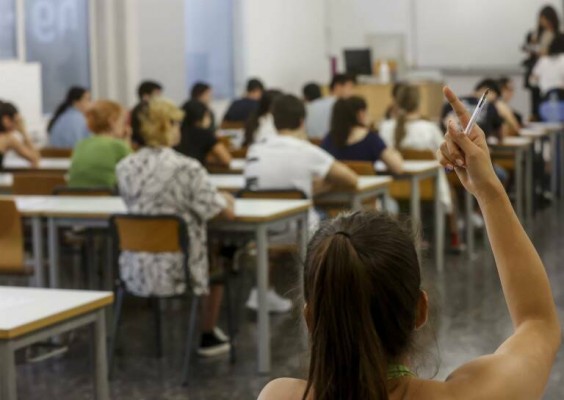 Dos estudiantes de Bachillerato del curso 2023-24 consiguen los Premios Extraordinarios en Castellón