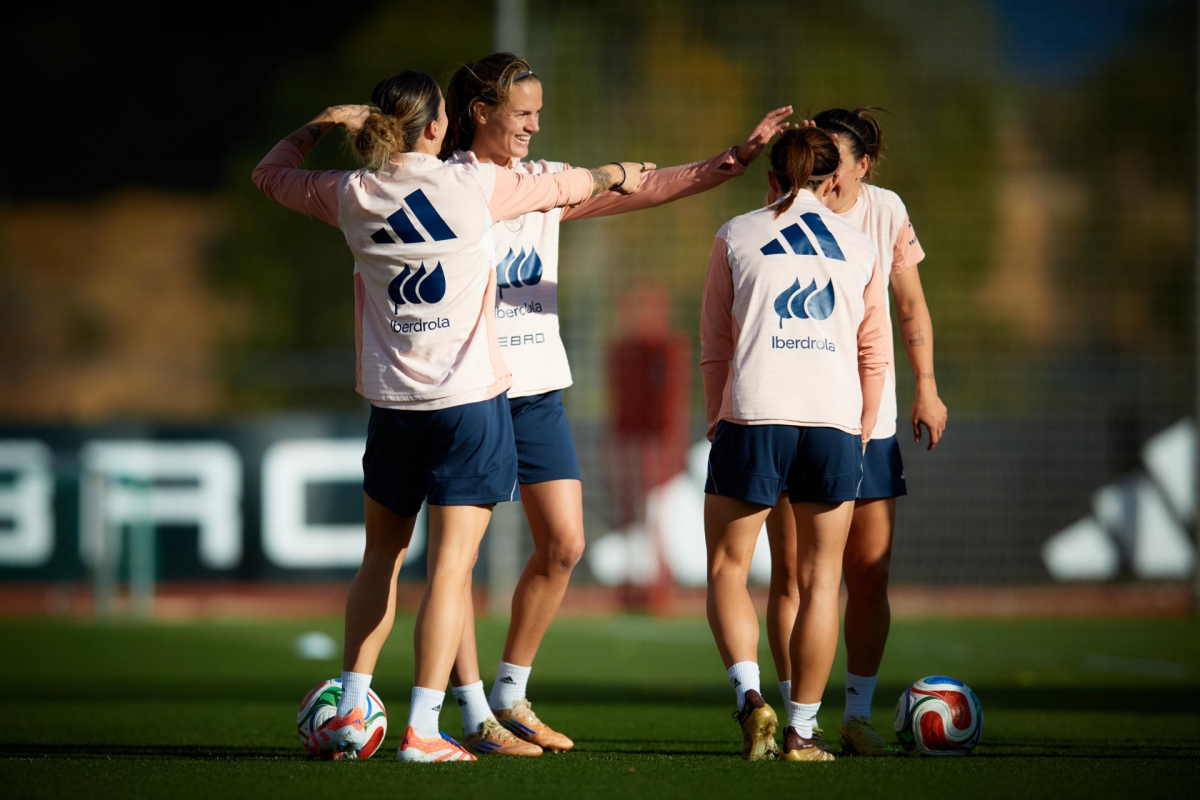 Último entrenamiento de las jugadoras. - Foto: EFE/DAVID ALIAGA/RFEF Último entrenamiento de las jugadoras.