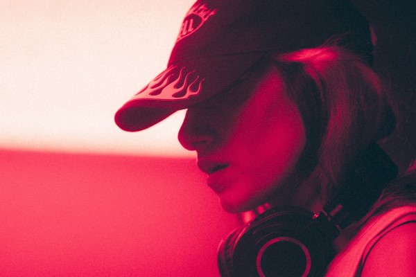 Nueve horas con Lucía Gea, la DJ de Spook que tiene su 'club de fans': 