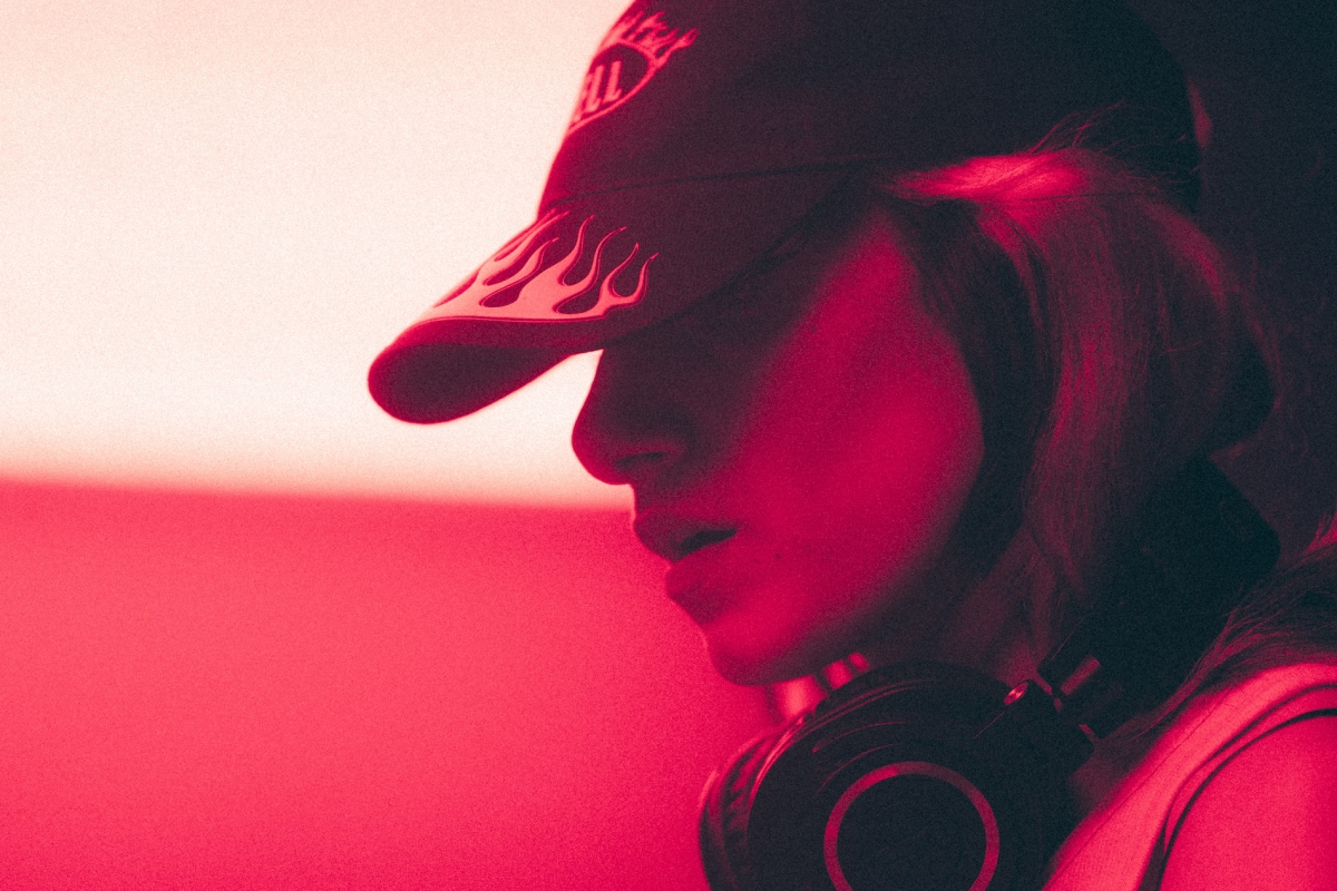 Nueve horas con Lucía Gea, la DJ de Spook que tiene su 'club de fans': 