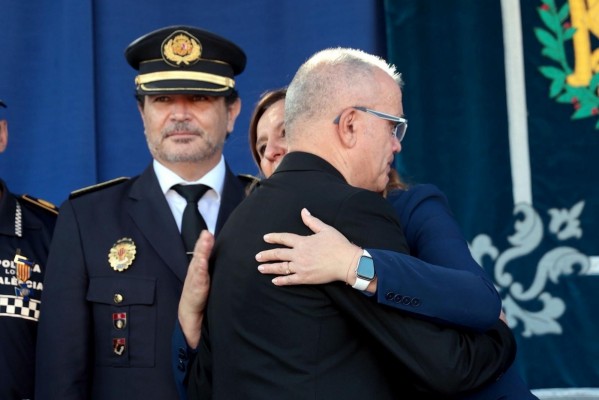 València reconoce la labor de los agentes de la Policía Local durante Dana y a los que prestaron 