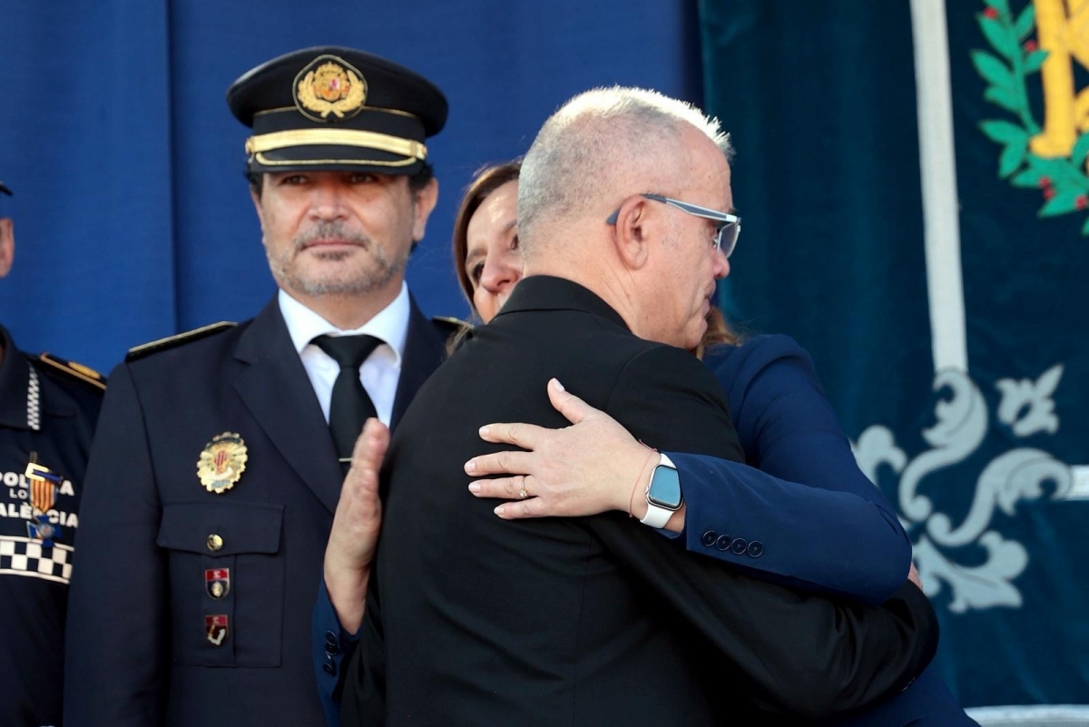 València reconoce la labor de los agentes de la Policía Local durante Dana y a los que prestaron 