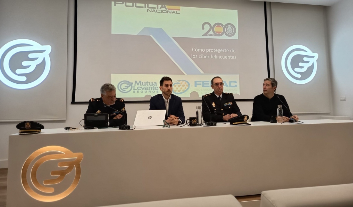 Las empresas de l'Alcoià y el Comtat se forman para proteger los negocios de la ciberdelincuencia