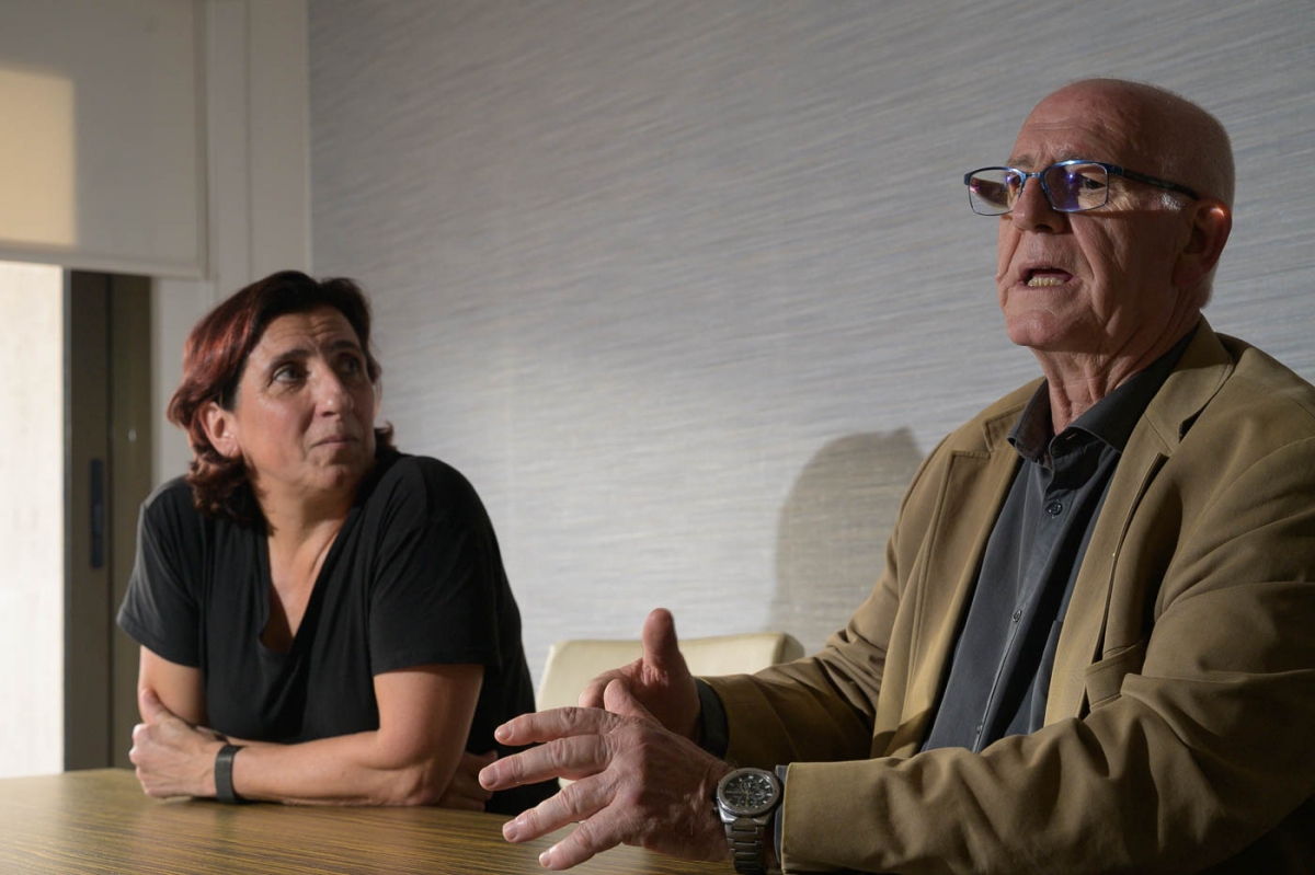 El alcalde de Paiporta, Vicent Císcar, junto a la concejala de Reconstrucción, Marian Val.