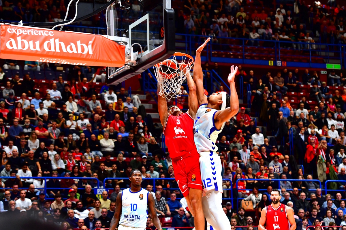 Jean Montero sale al rescate y salva a un Valencia Basket que se complicó la vida en Milán