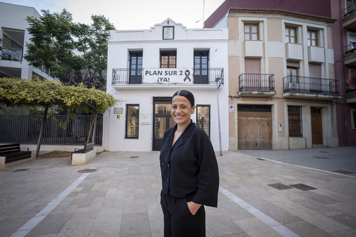 Nany frente a su tienda - Foto: MARGA FERRER Nany frente a su tienda