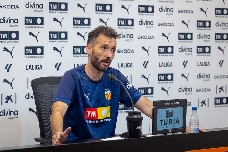 Corberán: "Somos una plantilla con mucho cambio, tenemos que acoplarnos"