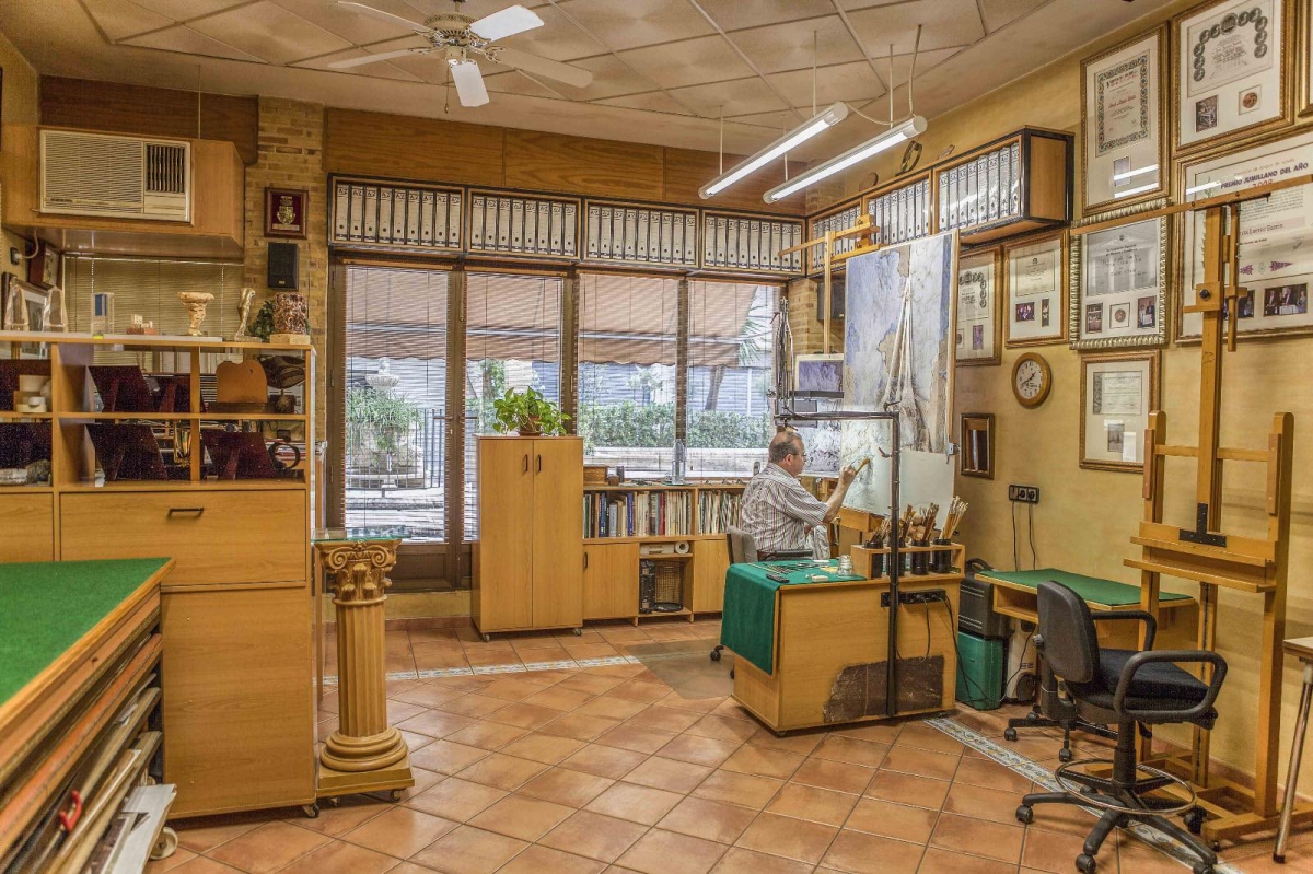 El artista jumillano Jesús Lozano Saorín, galardonado con la Medalla de Honor de la Asociación Española de Pintores y Escultores