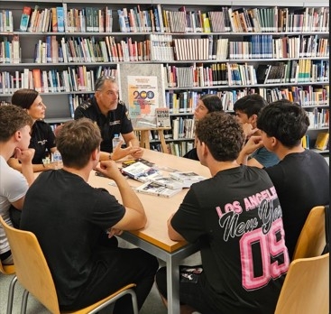Alicante celebra el Día de las Bibliotecas  con una biblioteca 'viviente'