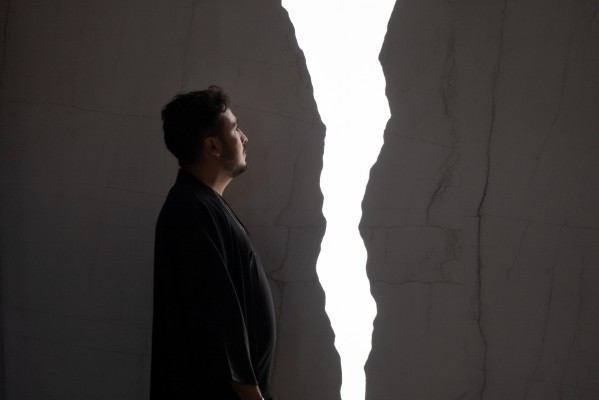 Neolith acude a ADN Fórum con 'Portal', la propuesta que transforma la materia en arte contemplativo 