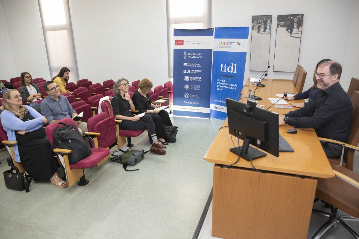 La UJI analiza los retos y oportunidades de la vivienda en los territorios rurales en una jornada