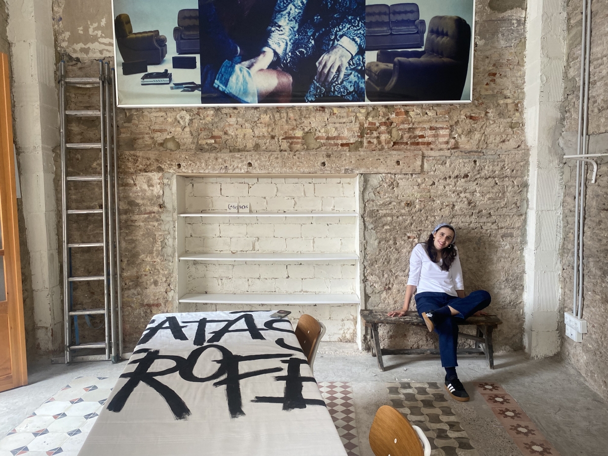 Luna Valle construye una casa para los proyectos imperfectos en ‘Catástrofe’