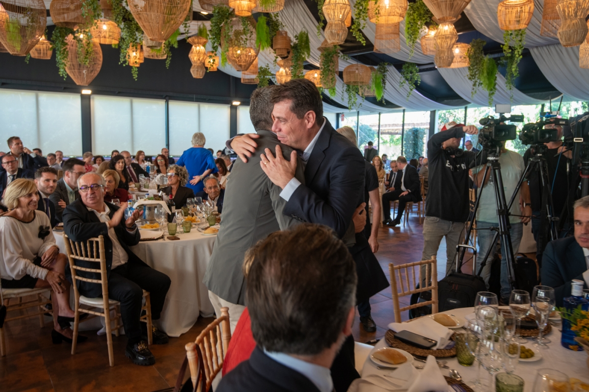 Los líderes empresariales y Mazón se deshacen en elogios hacia César Quintanilla