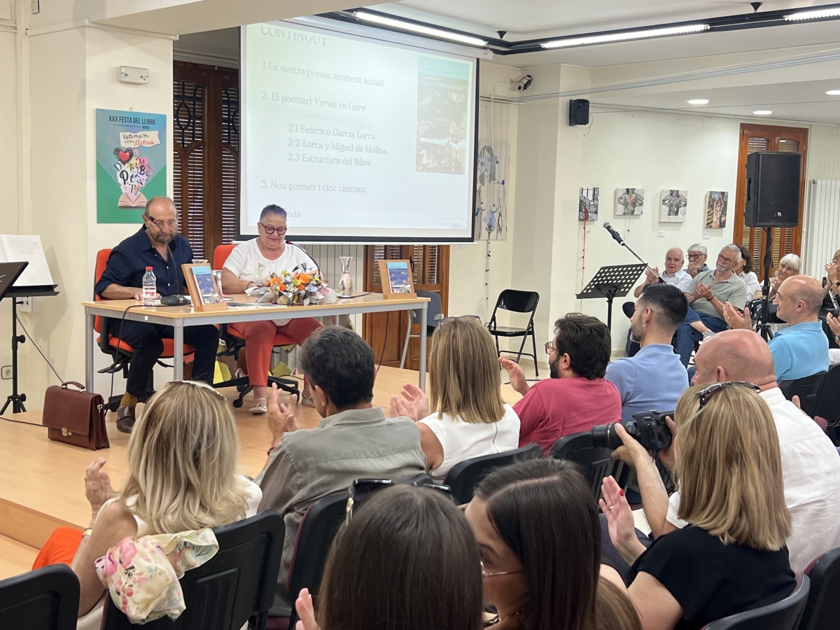 Una actividad de la 'Festa del llibre' de Muro. - 
