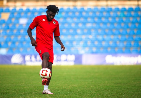 Franck Angong quiere volver a sentirse futbolista en el Hércules